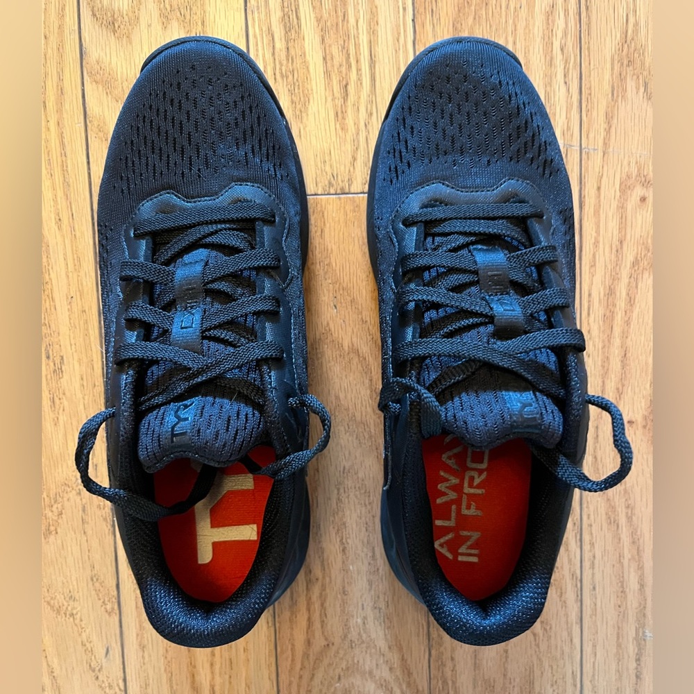 TYR CXT-1 Trainer athletic shoes size 7 men / 8.5 women - excellent condition